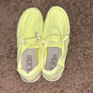 Hey Dudes (Pastel Yellow)